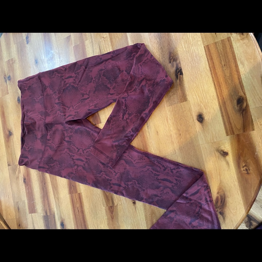 VMMA yoga leggings. Size M.